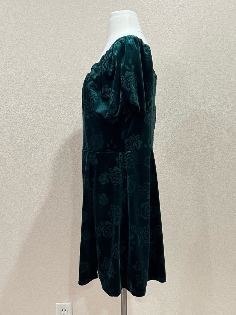Francesca's Tina Green Velvet Floral Mini Dress NWT Size XL - Picture 9 of 12